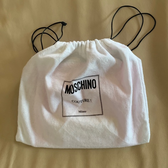 MOSCHINO Logo-Plaque Leather Clutch - Picture 12 of 16